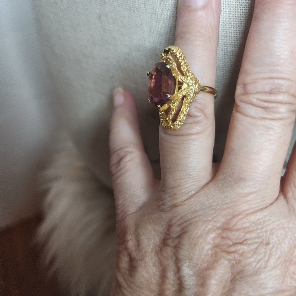 Vintage Avon Gold Overlay Amethyst Ring 6-6.25 - Picture 5 of 7